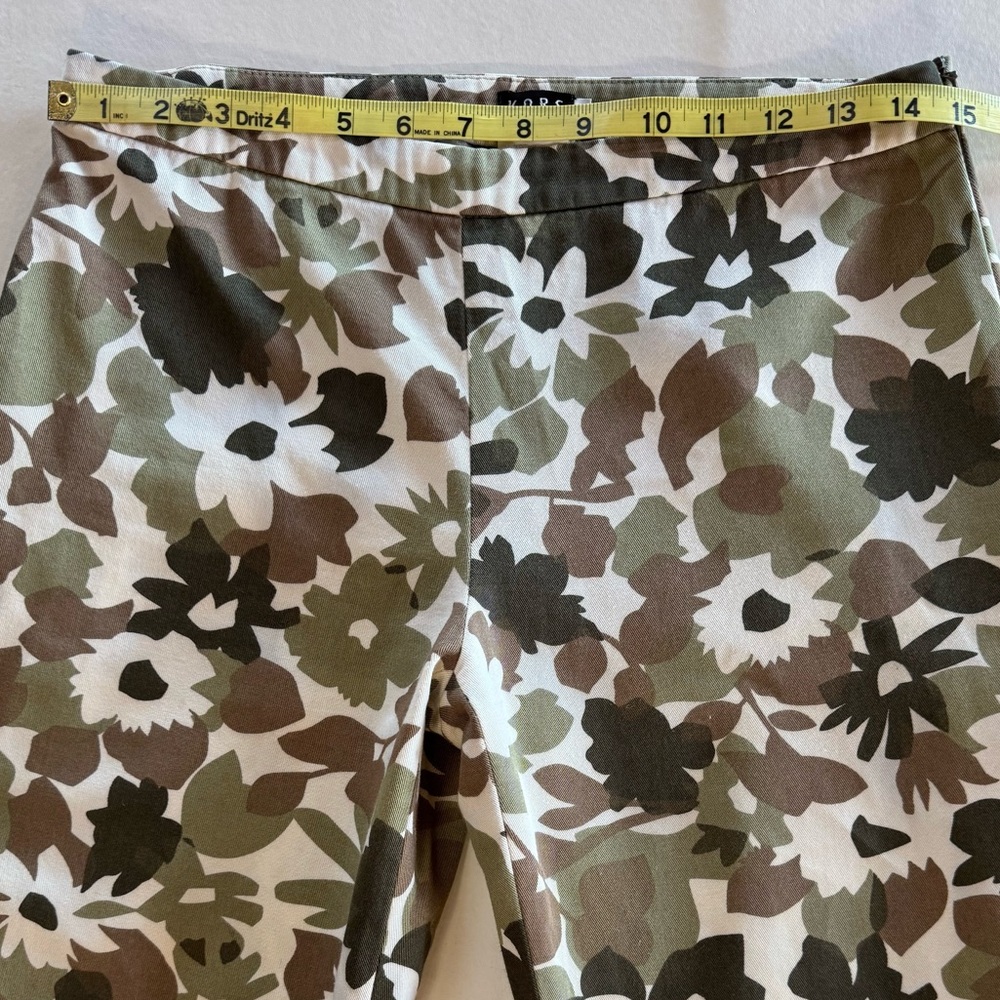 KORS MK Smooth Front Y2K Floral Camo Cropped Pants (4) - Picture 6 of 16